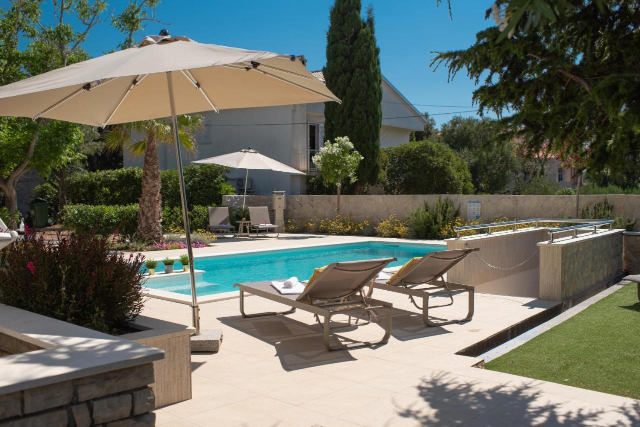 Pool Apartments Galeb Novalja Exteriör bild
