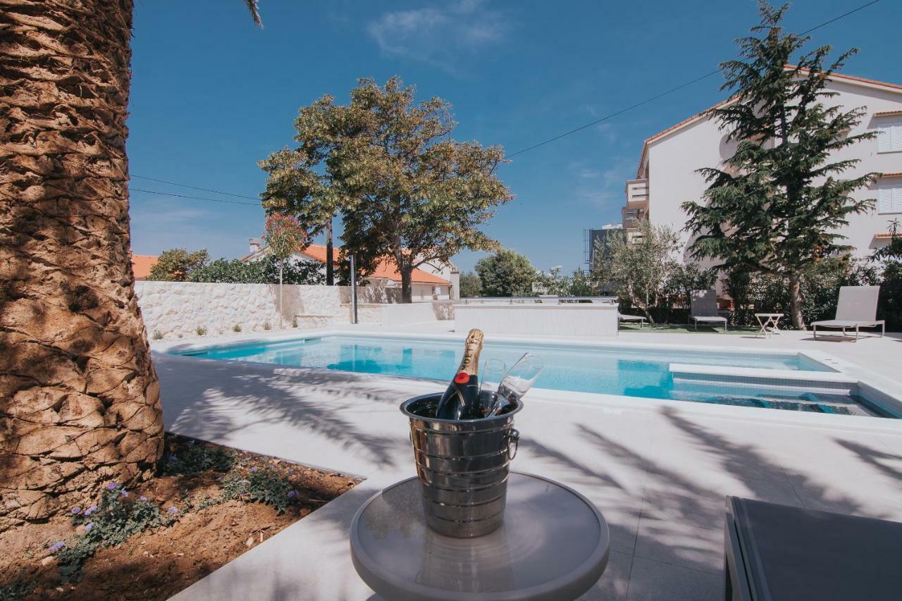 Pool Apartments Galeb Novalja Exteriör bild